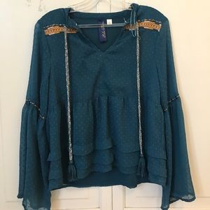 Textured/patterned blouse with bell sleeves